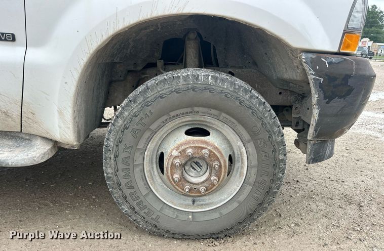 image for item EK8077 2003 Ford F350 Super Duty XL flatbed pickup truck