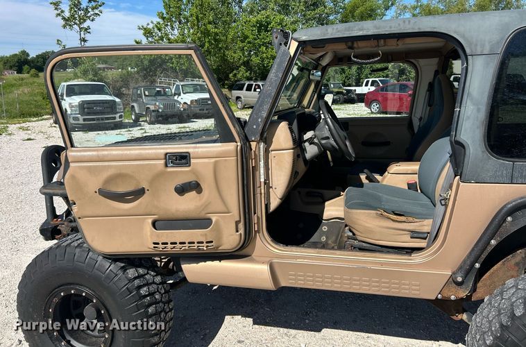 image for item EK8150 1999 Jeep Wrangler SUV