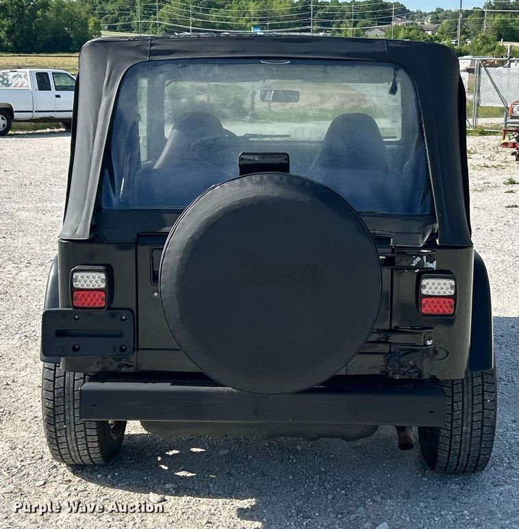 image for item EK8151 1998 Jeep Wrangler SUV