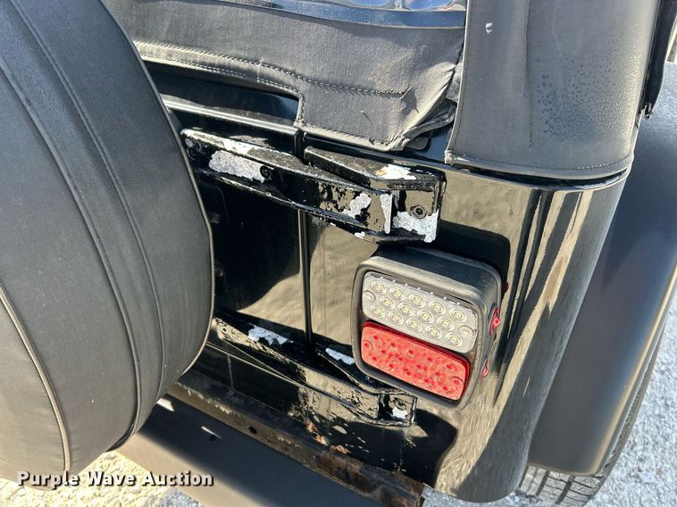 image for item EK8151 1998 Jeep Wrangler SUV