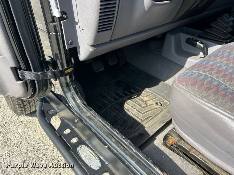 image for item EK8151 1998 Jeep Wrangler SUV