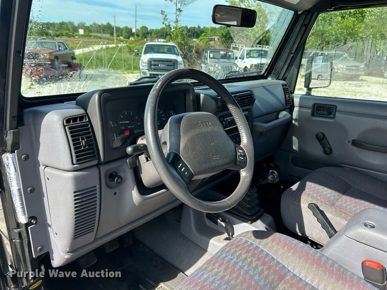 image for item EK8151 1998 Jeep Wrangler SUV