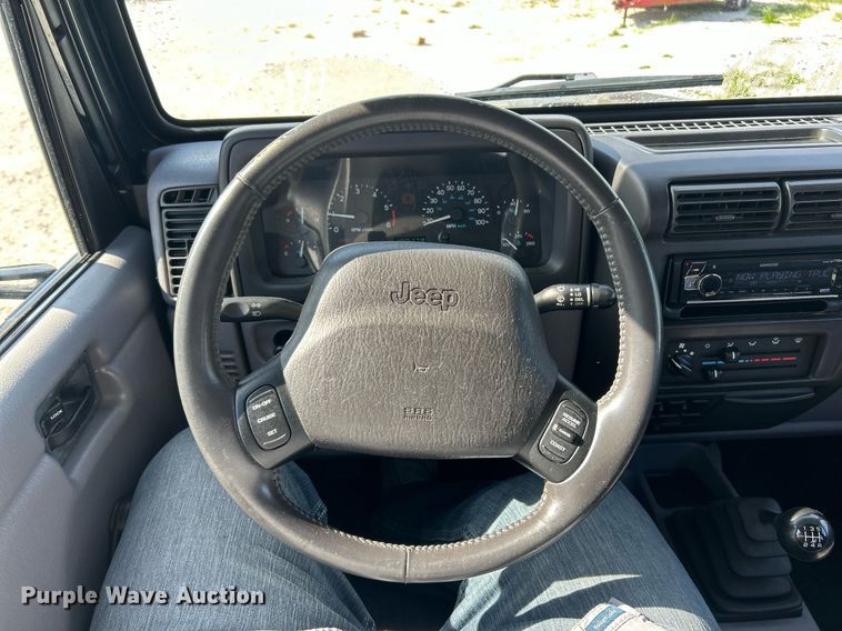 image for item EK8151 1998 Jeep Wrangler SUV