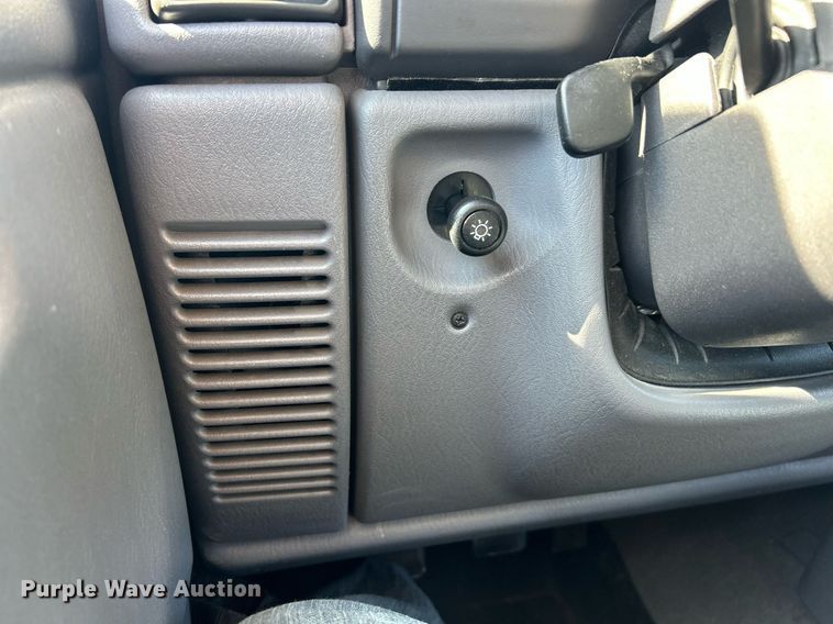 image for item EK8151 1998 Jeep Wrangler SUV