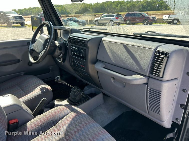 image for item EK8151 1998 Jeep Wrangler SUV