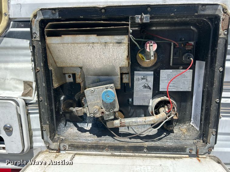 image for item EK8155 Lance Lite 845 pickup truck bed camper