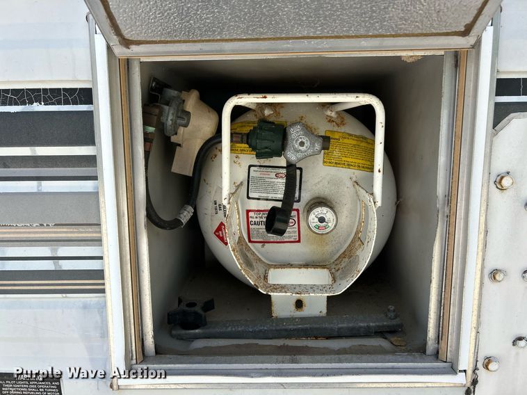 image for item EK8155 Lance Lite 845 pickup truck bed camper