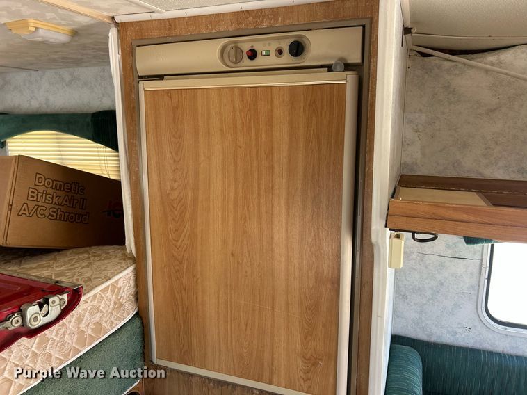 image for item EK8155 Lance Lite 845 pickup truck bed camper