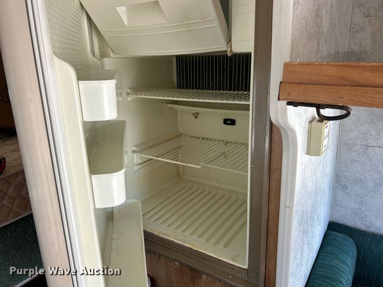 image for item EK8155 Lance Lite 845 pickup truck bed camper