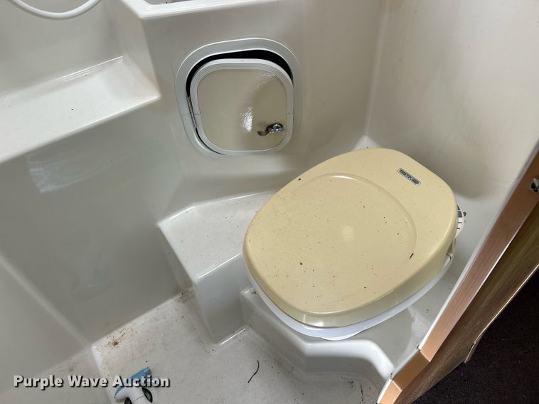 image for item EK8155 Lance Lite 845 pickup truck bed camper