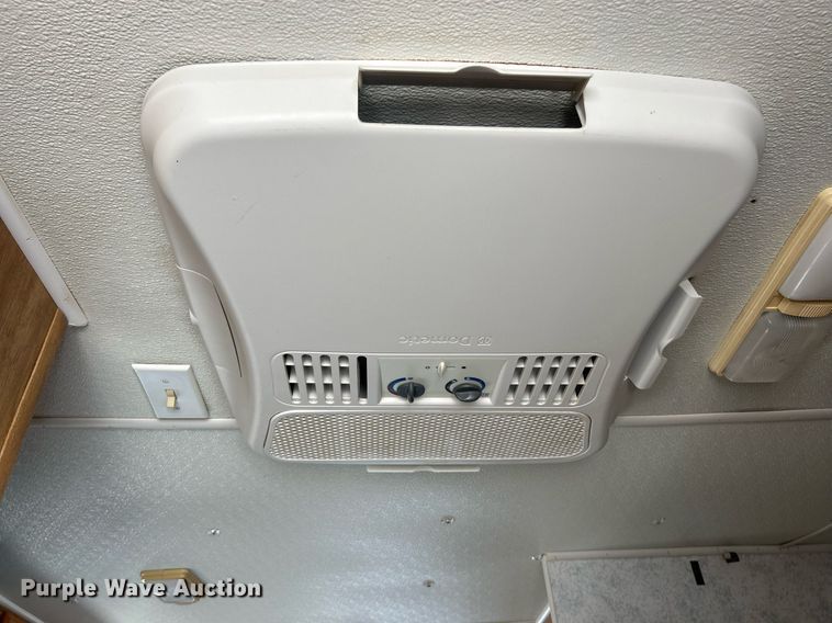 image for item EK8155 Lance Lite 845 pickup truck bed camper