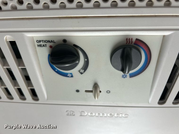 image for item EK8155 Lance Lite 845 pickup truck bed camper