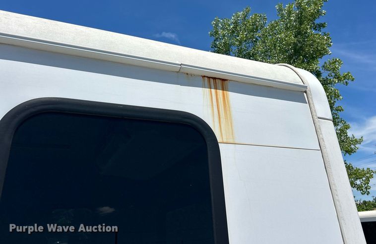 image for item EK8159 2017 Ford E450 Super Duty shuttle bus