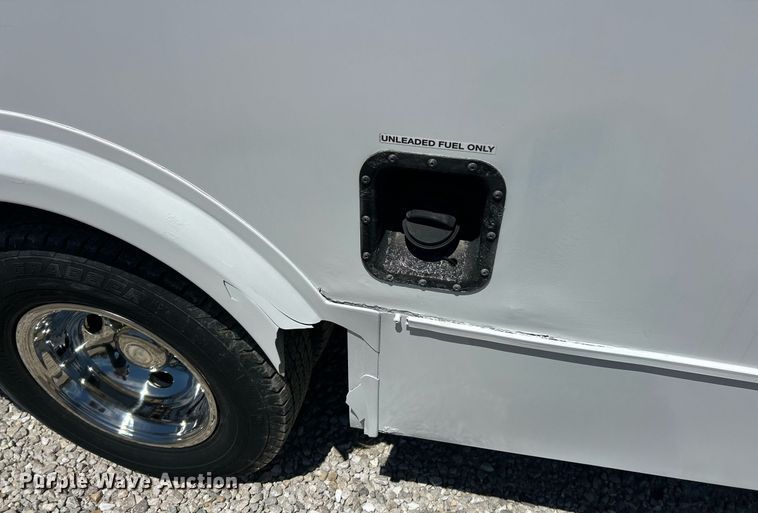 image for item EK8159 2017 Ford E450 Super Duty shuttle bus