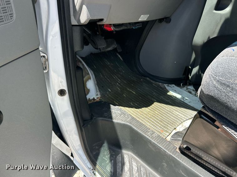 image for item EK8159 2017 Ford E450 Super Duty shuttle bus