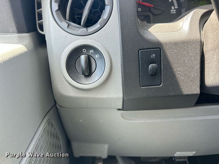 image for item EK8159 2017 Ford E450 Super Duty shuttle bus