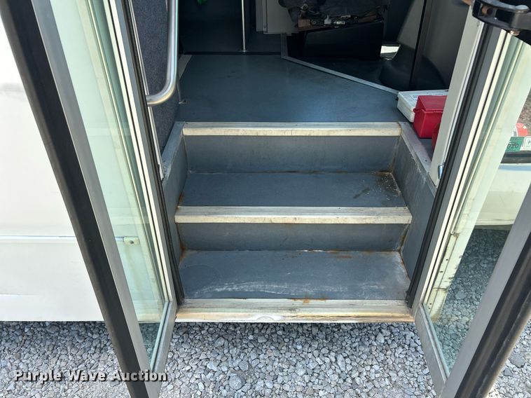 image for item EK8159 2017 Ford E450 Super Duty shuttle bus