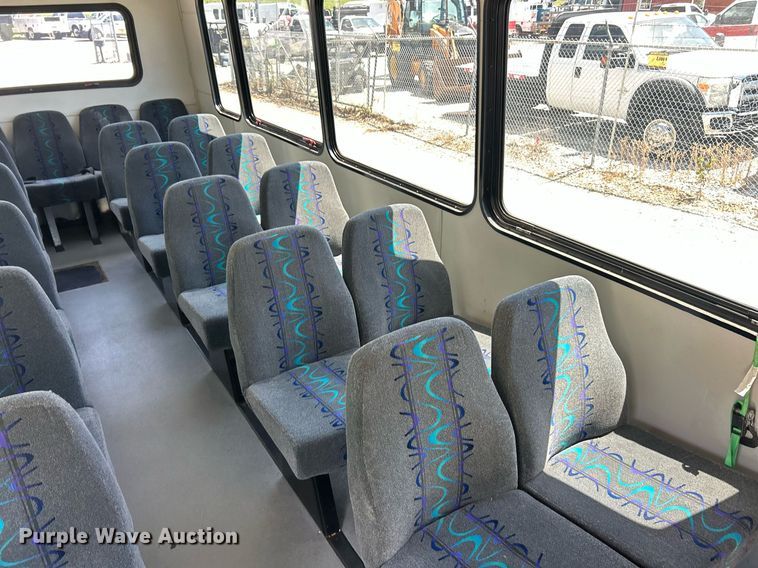 image for item EK8159 2017 Ford E450 Super Duty shuttle bus