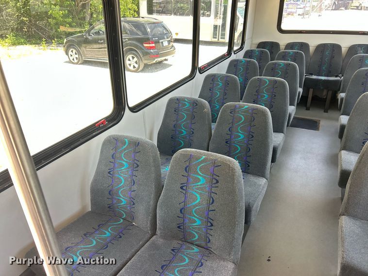 image for item EK8159 2017 Ford E450 Super Duty shuttle bus