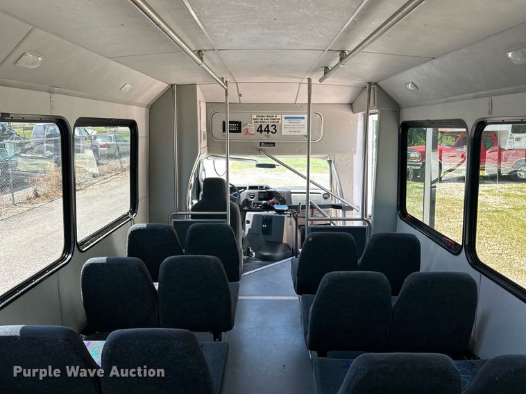 image for item EK8159 2017 Ford E450 Super Duty shuttle bus