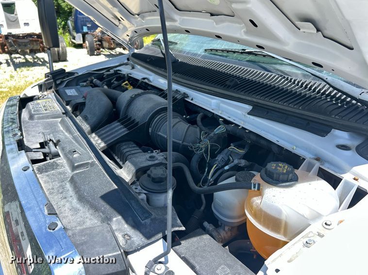 image for item EK8159 2017 Ford E450 Super Duty shuttle bus