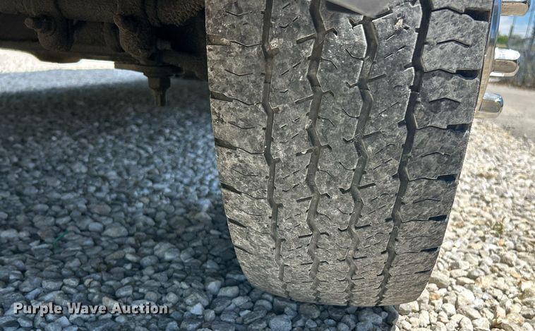 image for item EK8159 2017 Ford E450 Super Duty shuttle bus