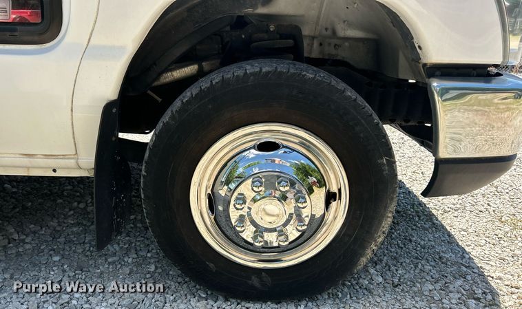 image for item EK8159 2017 Ford E450 Super Duty shuttle bus