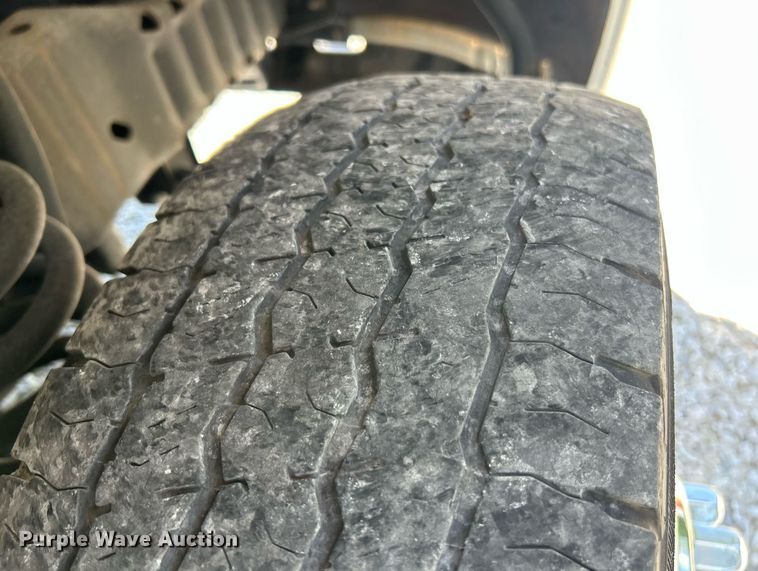 image for item EK8159 2017 Ford E450 Super Duty shuttle bus