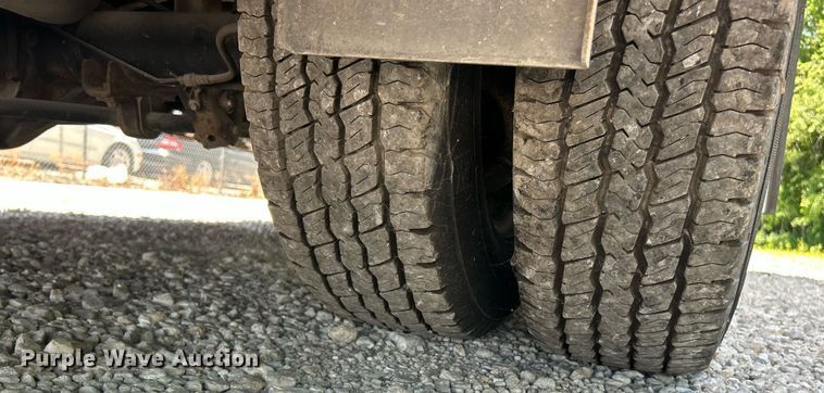 image for item EK8159 2017 Ford E450 Super Duty shuttle bus