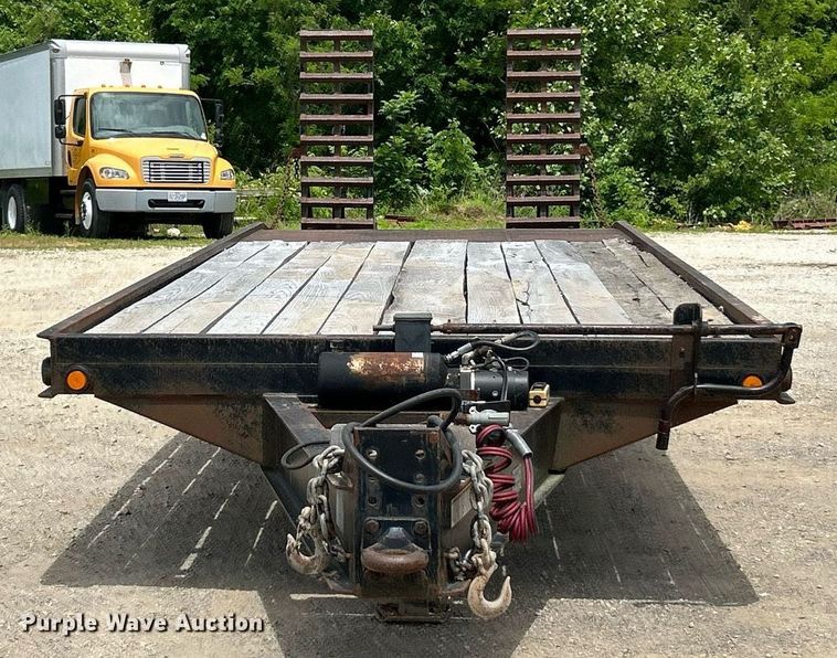 image for item EK8166 2007 Belshe DT255 equipment trailer