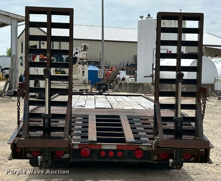 image for item EK8166 2007 Belshe DT255 equipment trailer