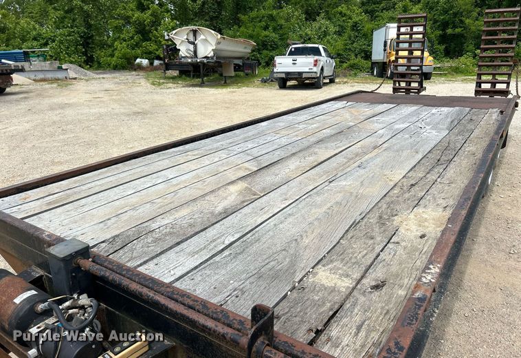 image for item EK8166 2007 Belshe DT255 equipment trailer