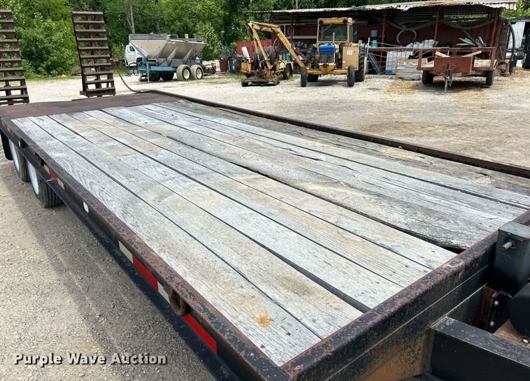 image for item EK8166 2007 Belshe DT255 equipment trailer