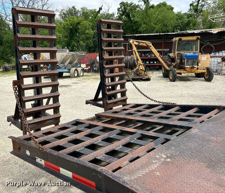 image for item EK8166 2007 Belshe DT255 equipment trailer