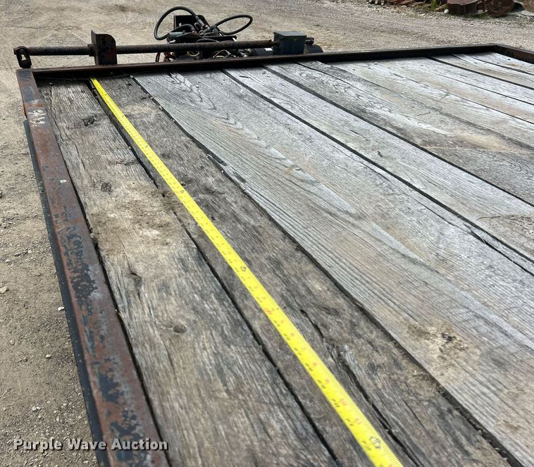 image for item EK8166 2007 Belshe DT255 equipment trailer