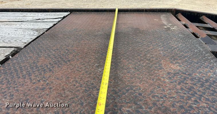 image for item EK8166 2007 Belshe DT255 equipment trailer