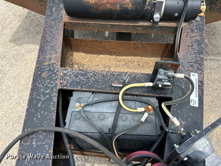 image for item EK8166 2007 Belshe DT255 equipment trailer