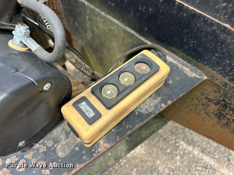 image for item EK8166 2007 Belshe DT255 equipment trailer