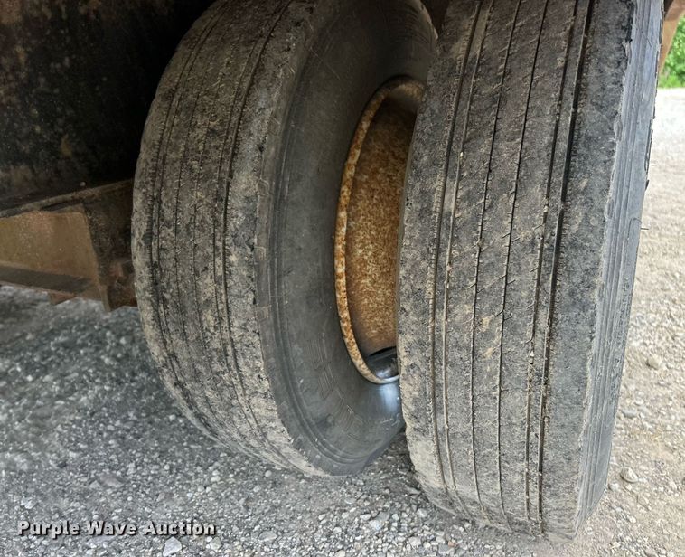 image for item EK8166 2007 Belshe DT255 equipment trailer