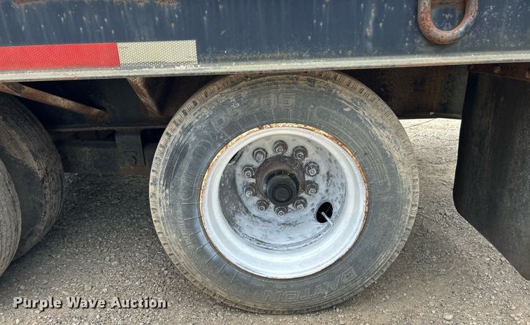 image for item EK8166 2007 Belshe DT255 equipment trailer