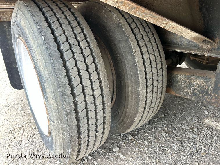 image for item EK8166 2007 Belshe DT255 equipment trailer