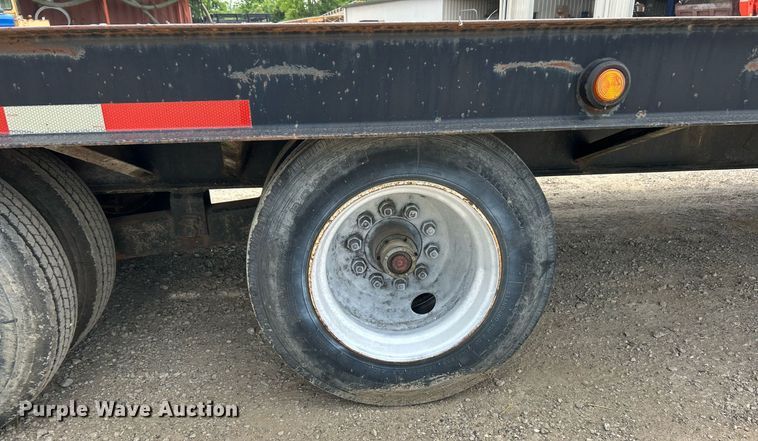 image for item EK8166 2007 Belshe DT255 equipment trailer