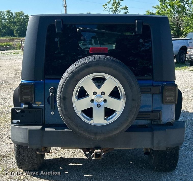 image for item EK8171 2010 Jeep Wrangler Sahara SUV