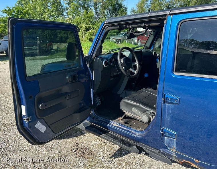 image for item EK8171 2010 Jeep Wrangler Sahara SUV