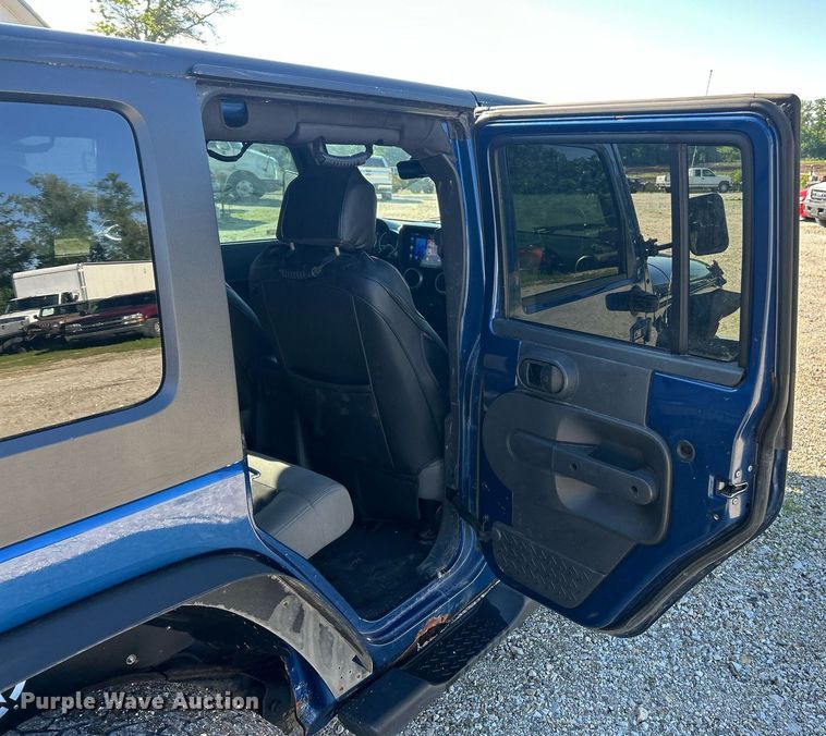 image for item EK8171 2010 Jeep Wrangler Sahara SUV