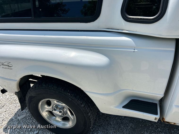 image for item EK8173 2000 Ford Ranger XLT SuperCab pickup truck