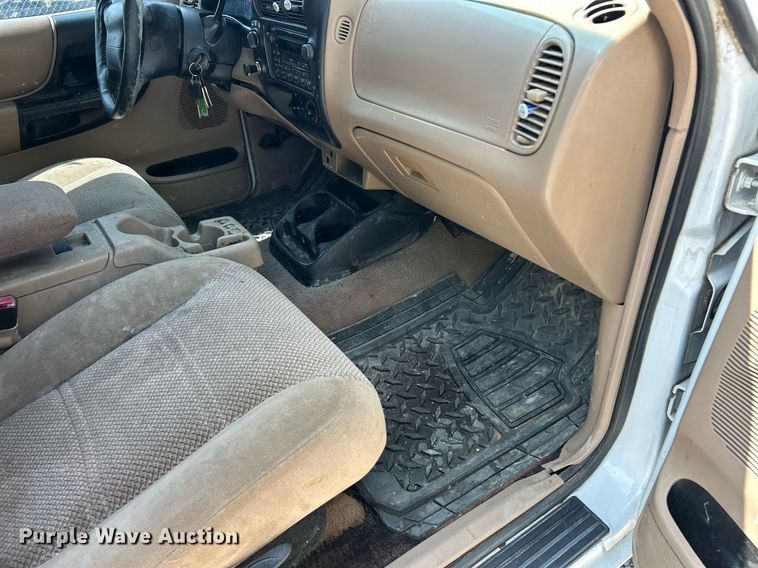 image for item EK8173 2000 Ford Ranger XLT SuperCab pickup truck