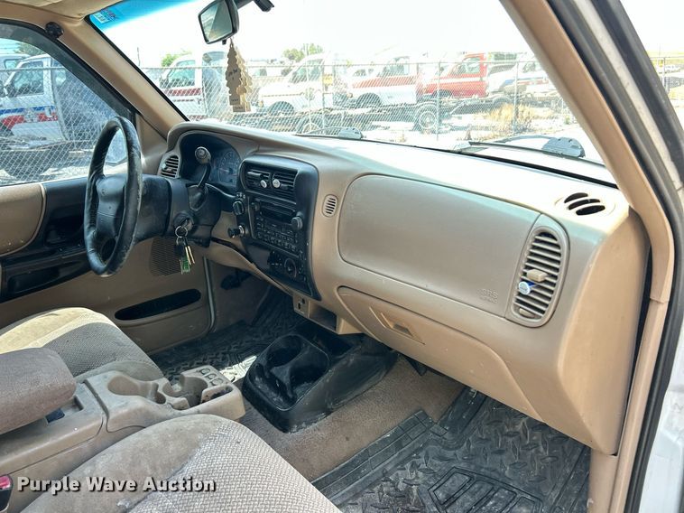 image for item EK8173 2000 Ford Ranger XLT SuperCab pickup truck