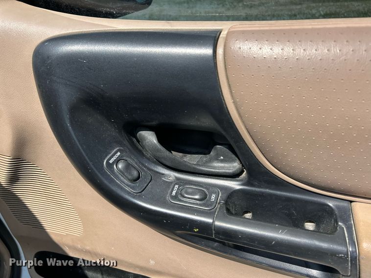 image for item EK8173 2000 Ford Ranger XLT SuperCab pickup truck