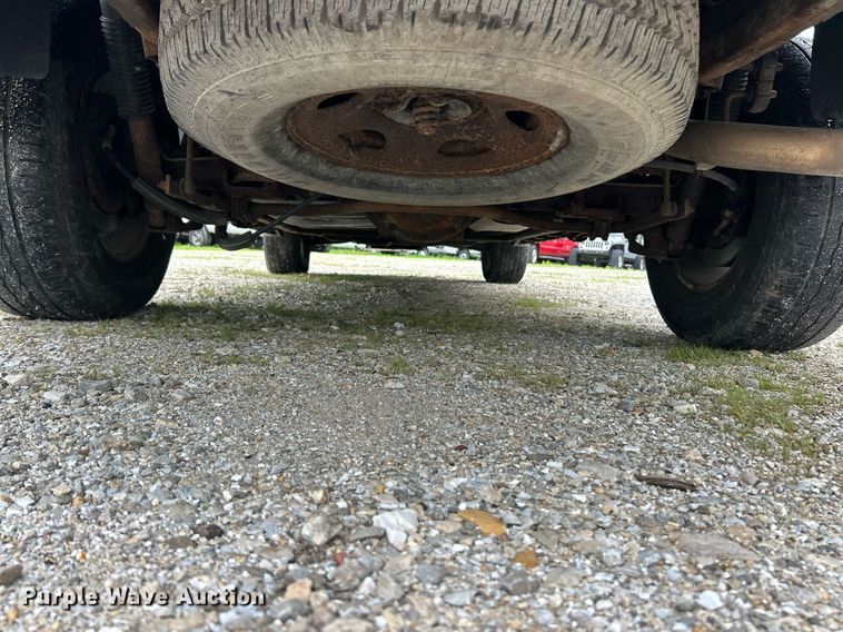 image for item EK8190 2004 Chevrolet Suburban Z71 SUV